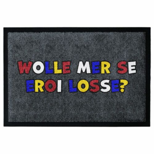 Waschbare Fastnachts-Fußmatte mit Meenzer "WOLLE MER SE EROI LOSSE?" in bunter Schrift auf Dunkelgrau. Produktbild mit Rand.