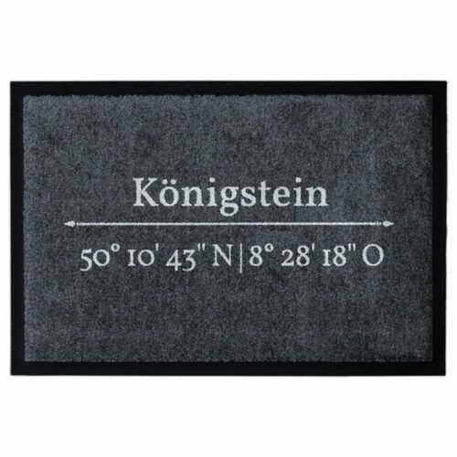 Waschbare Fußmatte mit den Koordinaten von Königstein. Umweltfreundlich in Deutschland hergestellt.