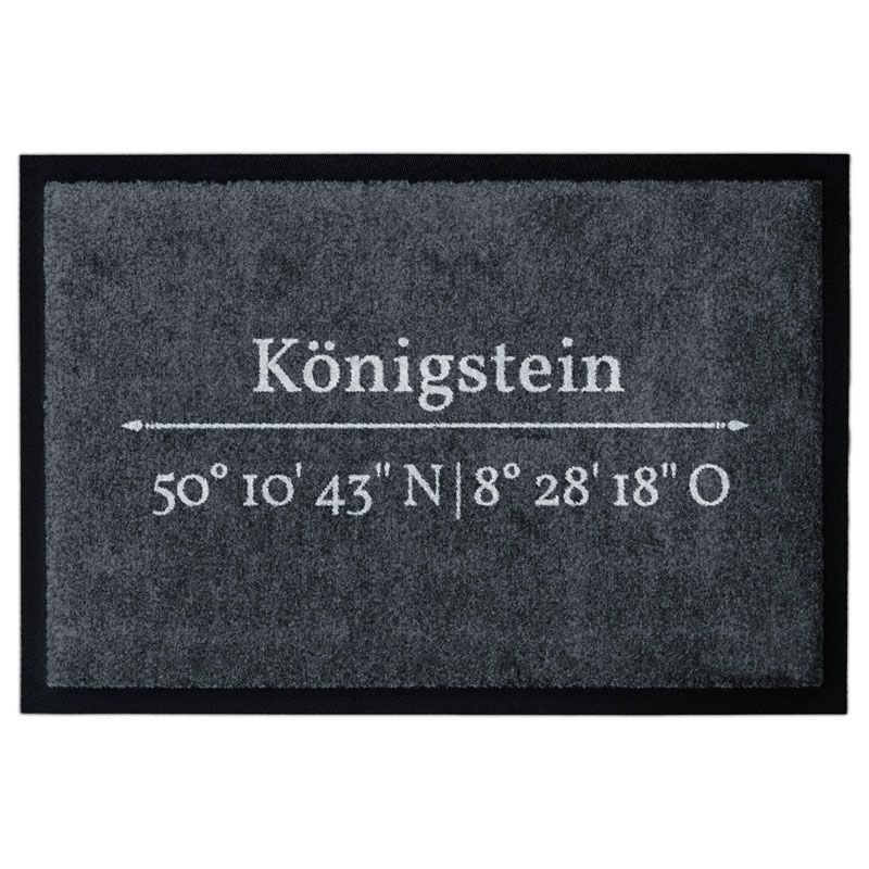 Waschbare Fußmatte mit den Koordinaten von Königstein. Umweltfreundlich in Deutschland hergestellt.