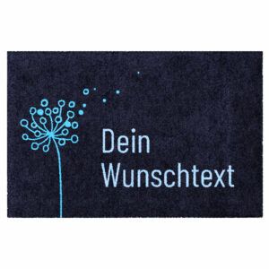 Personalisierbare Fußmatte mit einer Pusteblume auf Hintergrund in Blau mit Platzhaltertext "Dein Wunschtext"